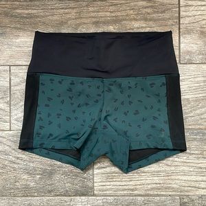 Vull high waisted shorts, size M